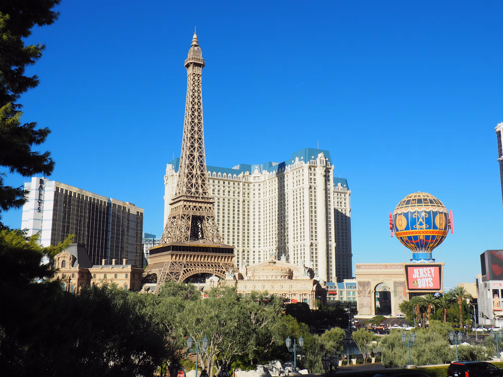 A Culinary Journey: Discovering the Best Hotel Restaurants Around the World